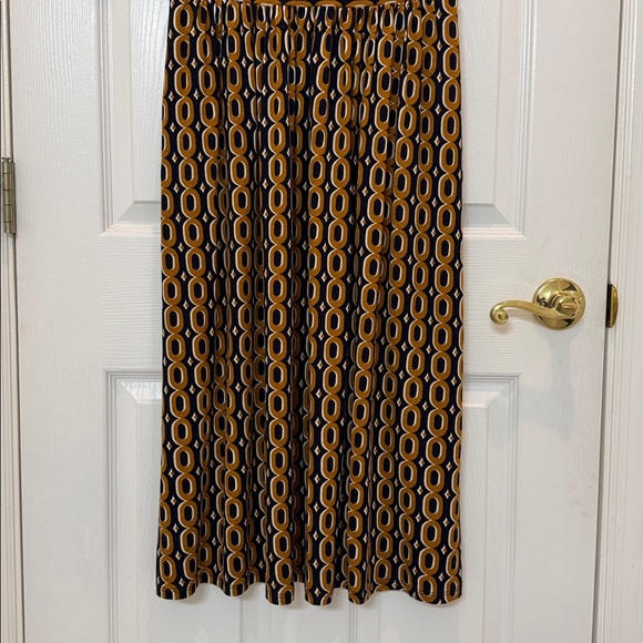 Boden Thea Short Sleeve Jersey Dress in Ochre Chain Size 4 - Picture 5 of 10